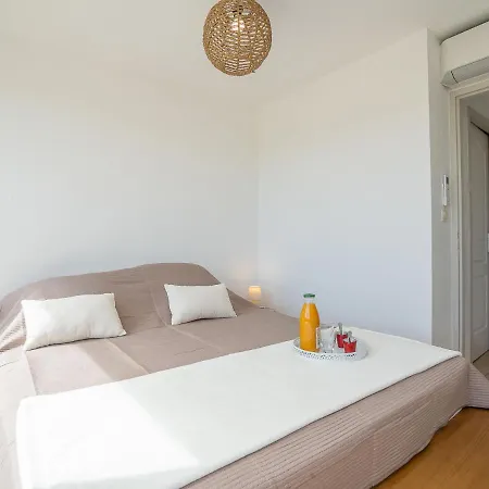 Les Embruns-16 By Interhome Apartment *